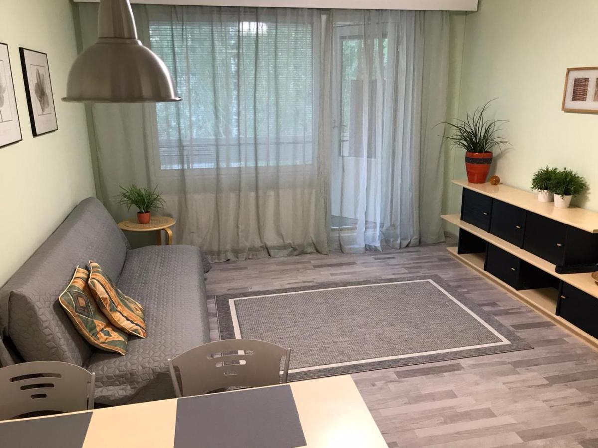 Spacious 1bdrm Near Metro. Free Parking Apartment *